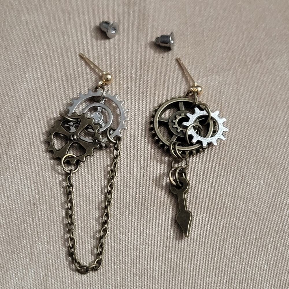 Two tone bronze & silver industrial steampunk chain & cog wheel post earrings